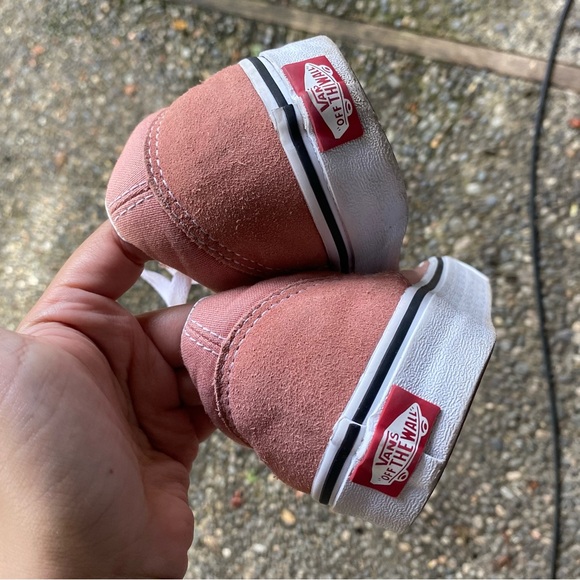 Vans - Picture 4 of 5